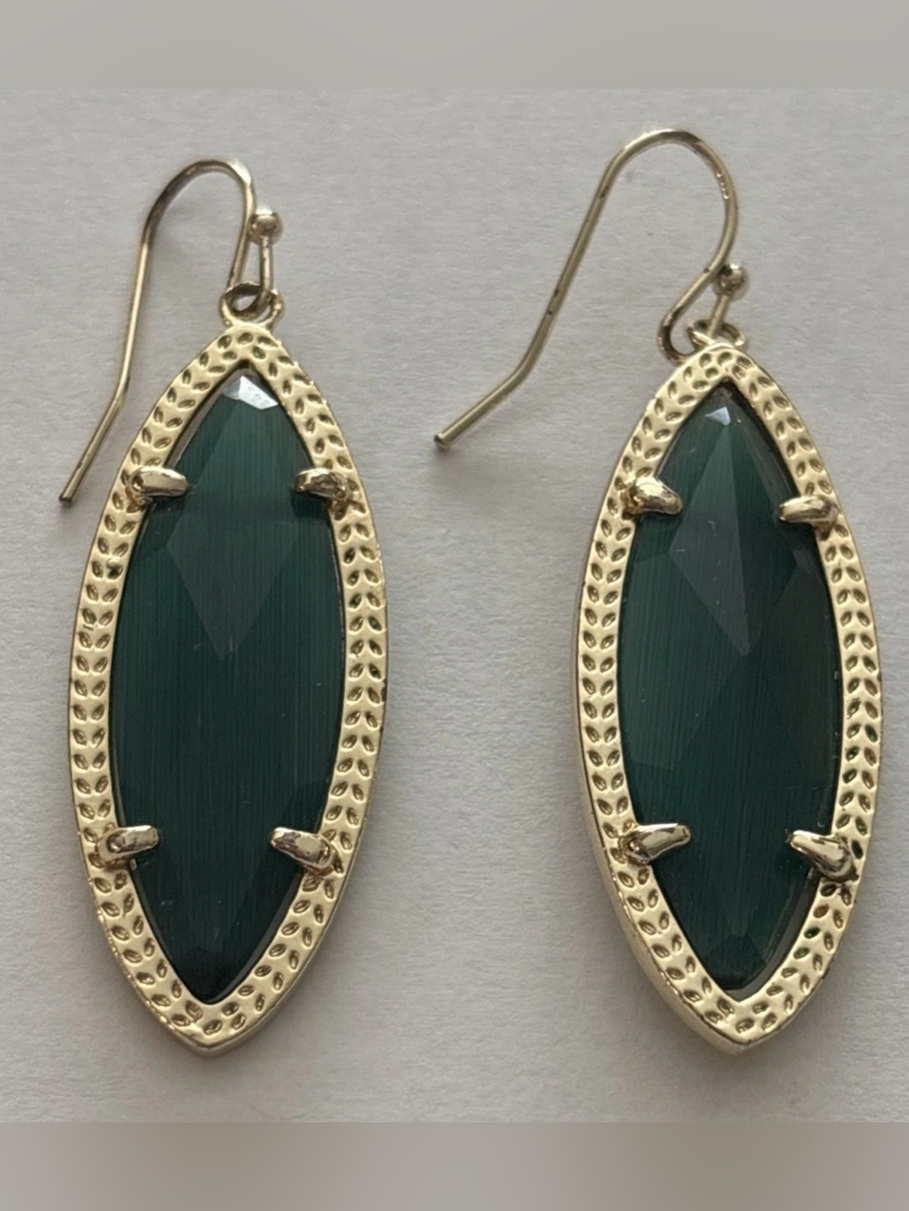Kendra Scott Tory Gold-Tone Earrings with Deep Green Marquise Stones very rare